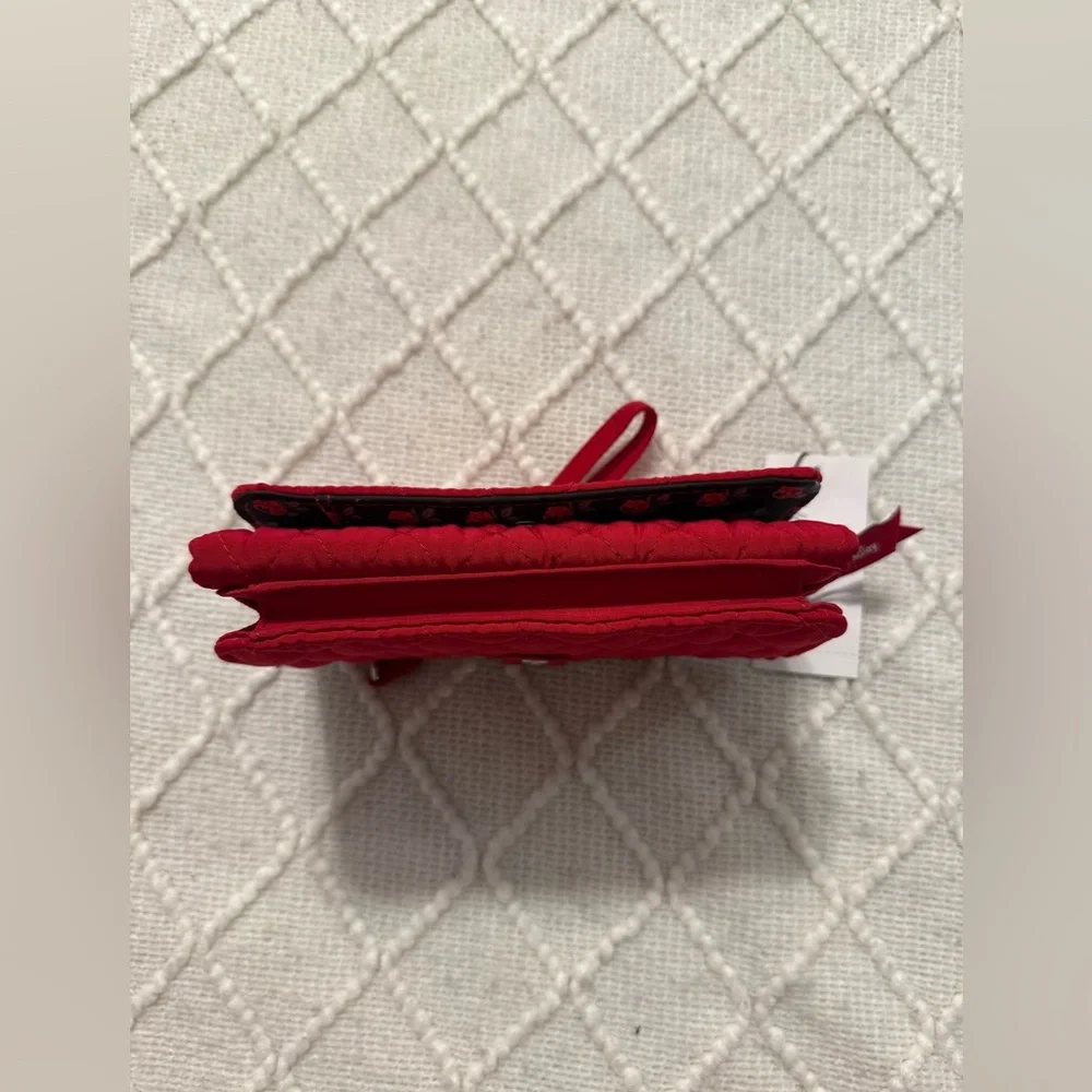✨NWT✨ Very Bradley RFID Wristlet